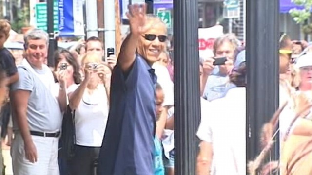 VIDEO: Obama and Girls Visit Marthas Vineyard Bookstore