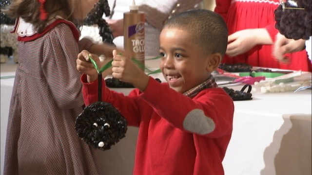 VIDEO: Michelle Obama Shows Kids Xmas at the White House