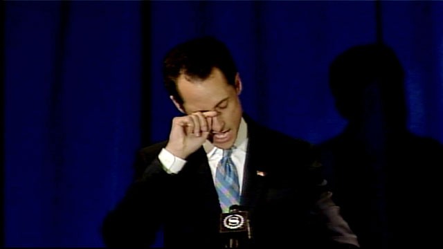 PHOTO: A tearful Anthony Weiner.