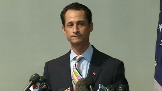 VIDEO: Rep. Anthony Weiner is heckled during resignation announcement.