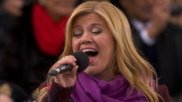 VIDEO: Kelly Clarkson Performs at Inauguration 2013