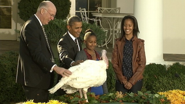 VIDEO: Obama gives birds a "second chance" at annual White House tradition.