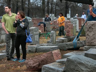 Muslim activists raise nearly $60,000 to aid vandalized Jewish cemetery
