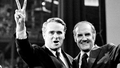 PHOTO: Then- U.S. Sen. Thomas F. Eagleton, left, and then-Sen. George S. McGovern, the presidential candidate, stand before the delegates to the Democratic National Convention in the final session in Miami Beach, Fla., in this July 13, 1972 file photo.