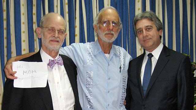 PHOTO: Alan Gross, Rabbi Elie Abadie and lawyer James Berenthal