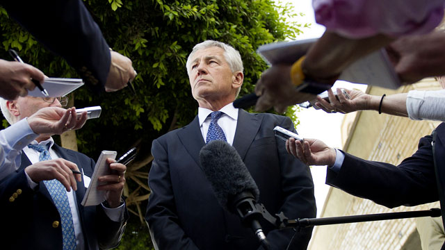 PHOTO: U.S. Secretary of Defense Chuck Hagel speaks with reporters after meeting in Cairo, April 24, 2013.