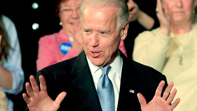 PHOTO: Vice President Joe Biden arrives at the Town Hall in Exeter, N.H. on April 12, 2012.