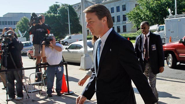 Prosecution rests in John Edwards trial