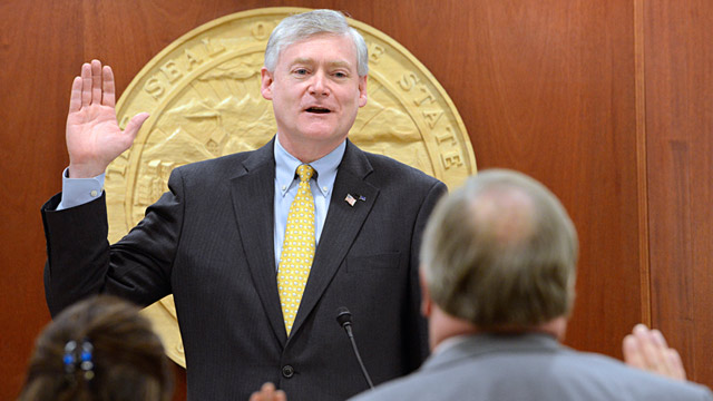 PHOTO: Alaska Lt. Gov. Mead Treadwell swears in members of the House of Representatives on the first day of the Alaska State Legislature in Juneau, Alaska, Jan. 15, 2013.