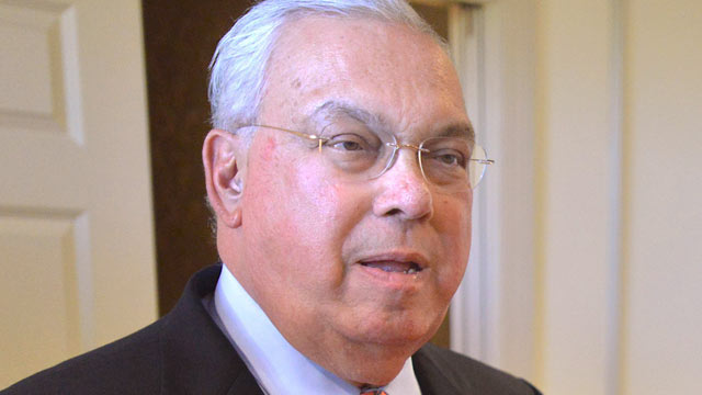 PHOTO: This Oct. 5, 2012 file photo shows Boston Mayor Tom Menino during a campaign event for Senate candidate Elizabeth Warren in Boston.