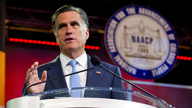 PHOTO: Mitt Romney addresses NAACP