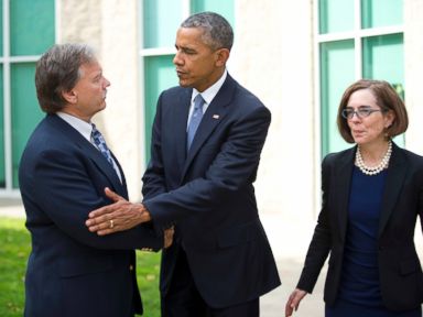Obama Meets With Oregon Shooting Victims' Families