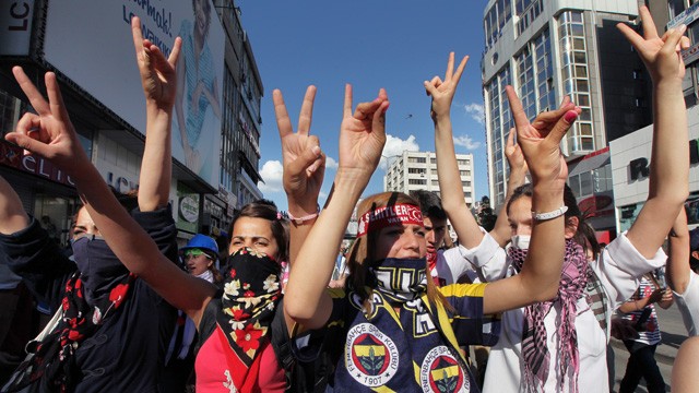 PHOTO: Turkish youths shout anti-government slogans as they march in Ankara, Turkey, June 4, 2013.