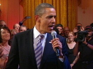 Obama Sings Again : 'Sweet Home Chicago'