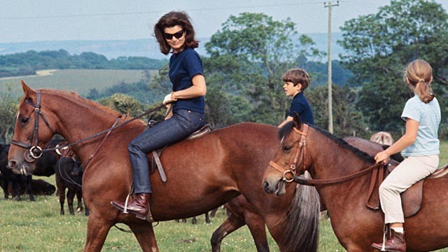PHOTO: Jackie, John Jr. and Caroline Kennedy on horseback