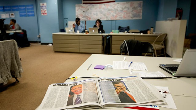 PHOTO: Volunteers make phone calls to re-elect U.S. President Barack Obama at the campaign's Field Office in Chicago, Illinois, Nov. 5, 2012.