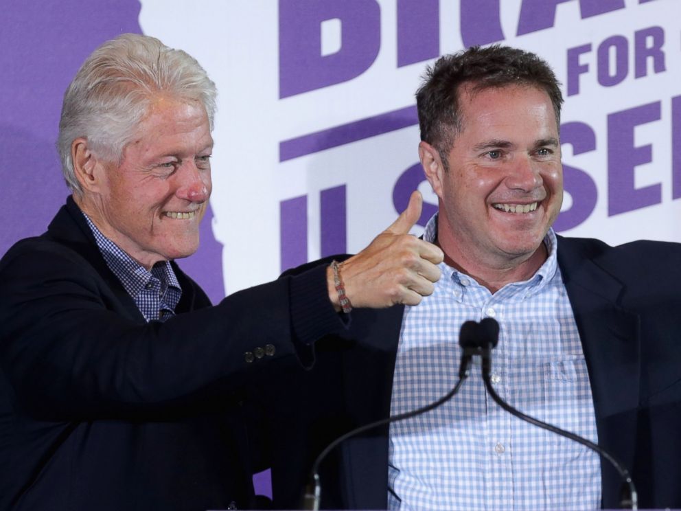 PHOTO: Former President Bill Clinton campaigns for Bruce Braley at the Electric Park Ballroom, Nov. 1, 2014 in Waterloo, Iowa.