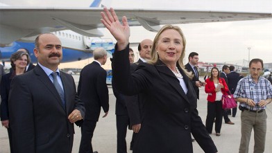 PHOTO: Hillary Clinton arriving in Istanbul