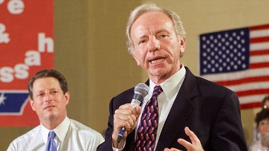 PHOTO: US Vice President and Democratic presidential candidate Al Gore (L) and his running mate US Senator Joseph Lieberman, D-CT, visit Gore's hometown of Carthage, Tennessee 09 August, 2000 for a town hall reunion.