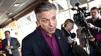 PHOTO: Republican presidential candidate, former Utah Gov. Jon Huntsman talks to the media after an event at the Honeycomb Cafe, Jan. 12, 2012 in Daniel Island, S.C.
