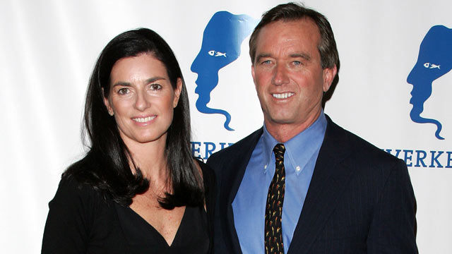 PHOTO: Robert F. Kennedy Jr. and Mary Richardson Kennedy arrives at the 11th Annual Riverkeeper Benefit Gala on April 19, 2007 in New York City.