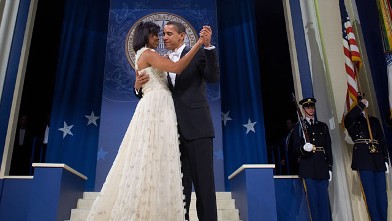 PHOTO: US President Barack Obama and First Lady Michelle Obama dance during the Southern RegionalInaugural Ball at the DC Armory in Washington, DC, Jan. 21, 2009.