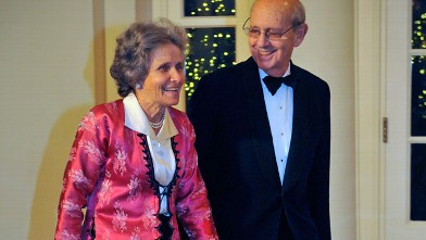 PHOTO: Supreme Court Justice Stephen Breyer and wife Dr. Johanna Breyer arrive before President Obama hosts Chinese President Hu Jintao at a State Dinner at the White House, January, 19, 2011 in Washington, DC.