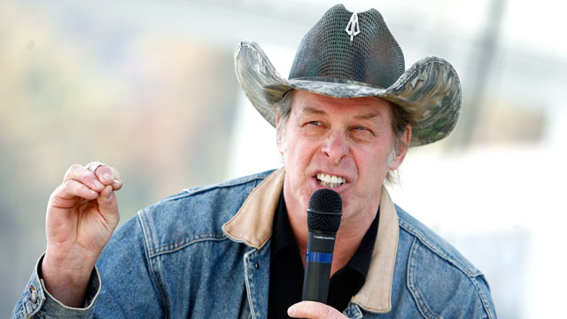 PHOTO: Ted Nugent speaks during a rally, Oct. 30, 2010 in Charleston, W.V.