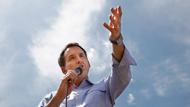 PHOTO: Former Minnesota Governor Tim Pawlenty talks to voters at the Des Moines Register's Soapbox at the Iowa State Fair, Aug. 12, 2011 in Des Moines, Iowa.
