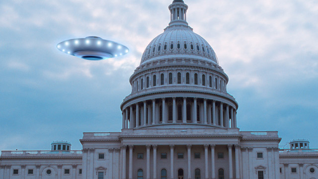 PHOTO: UFO near Capitol building