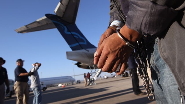 PHOTO: Obama's illegal-immigrant crackdown fills prisons with Hispanics