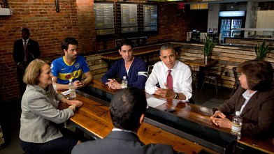 PHOTO: President Barack Obama and Small Business Administrator Karen Mills, left, participate in a roundtable with small business owners at Taylor Gourmet in Washington, D.C., May 16, 2012.