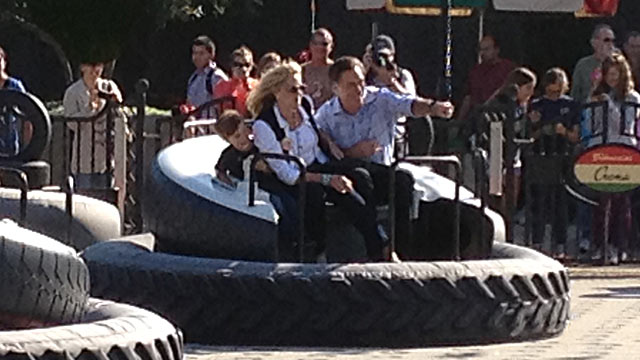 PHOTO: Mitt Romney and his wife, Ann, enjoyed themselves in Disneyland on Nov. 20, 2012.