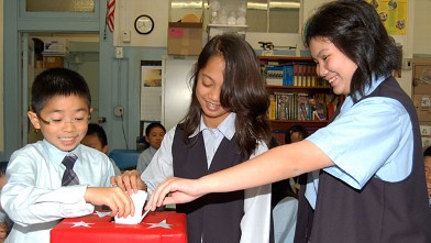 PHOTO: Seventh graders 'vote'