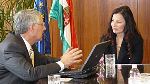 Photo: Fran Drescher ? The Nanny turned foreign diplomat, political candidate and cancer advocate