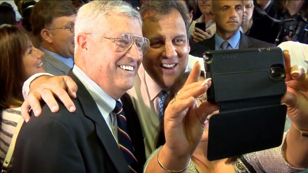 VIDEO: The New Jersey governor wows potential caucusgoers with his visit to the Midwestern state.