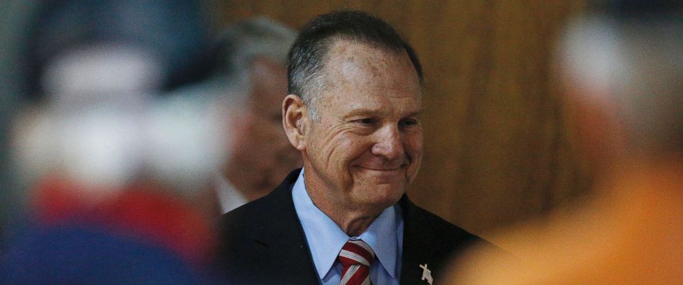 PHOTO: Former Alabama Chief Justice and U.S. Senate candidate Roy Moore speaks at a campaign rally, Nov. 27, 2017, in Henagar, Ala.