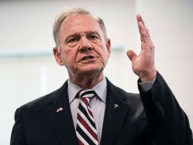 Roy Moore's defiant road in pursuit of a US Senate seat
