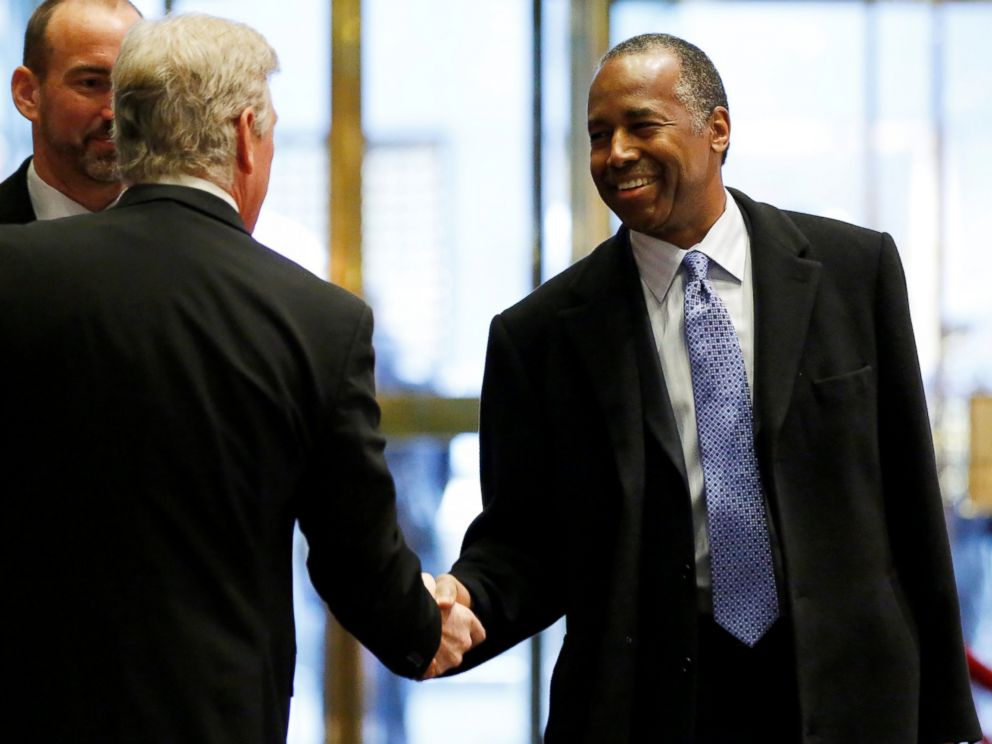 PHOTO: Ben Carson, President-elect Donald Trumps nominee to be secretary of housing and urban development, smiles as he enters the lobby of Trump Tower in New York, Dec. 12, 2016.