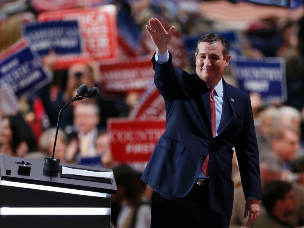 PHOTO: Senator Ted Cruz take the stage on the third day of the Republican National Convention in Cleveland, July 20, 2016.