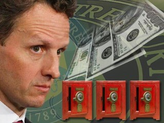 Photo: Geithner announces bailout repayments will be reused for smaller banks, says financial system now starting to heal