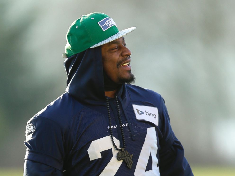 PHOTO: Seattle Seahawks running back Marshawn Lynch stands on the field following NFL football practice,Jan. 14, 2015, in Renton, Wash.