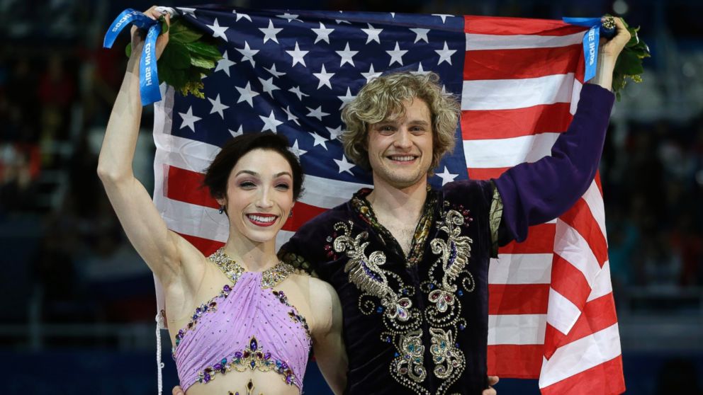 PHOTO: Meryl Davis and Charlie White of the United States