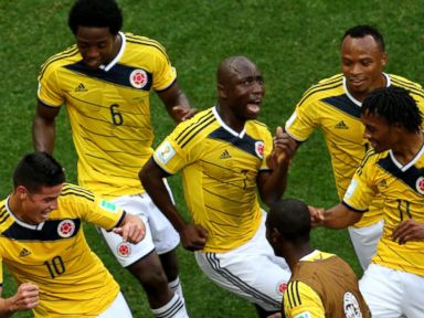 Colombia Gives Shakira Run For Her Money With Dance Moves