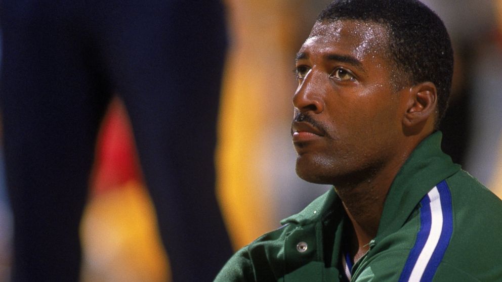 Roy Tarpley, a Talented but Troubled Basketball Player, Dies at 50