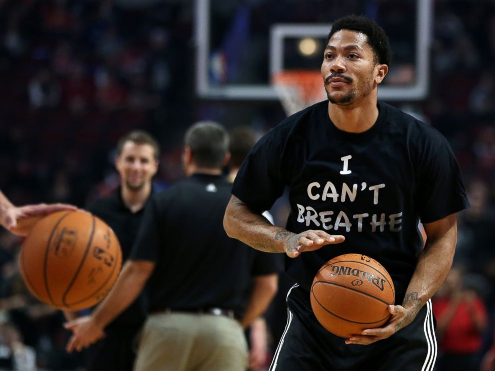 PHOTO: Chicago Bulls guard Derrick Rose wears a shirt reading I Cant Breathe 