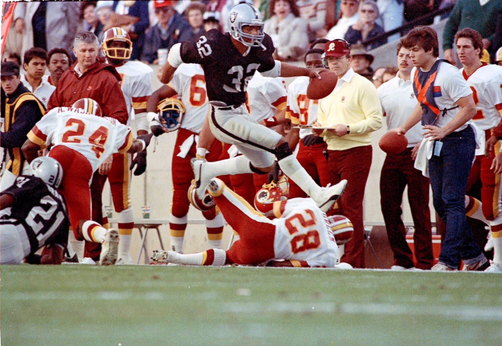 super-bowl-xviii-picture-super-bowl-through-the-years-abc-news