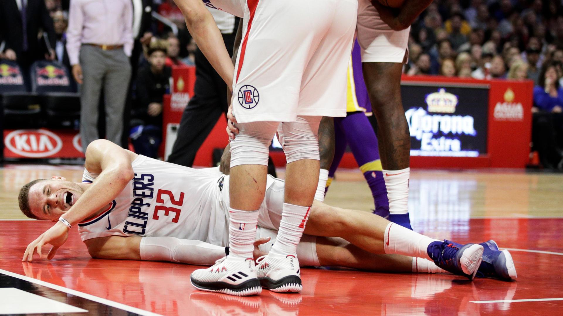 Blake Griffin Exits With Leg Injury Blake Griffin Exits With Leg Injury