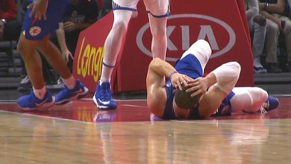 Inadvertent elbow leaves Blake Griffin shaking on court with concussion