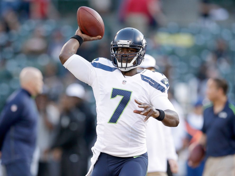 PHOTO: Quarterback Tarvaris Jacksonof the Seattle Seahawks warms up before the game against the Oakland Raiders on Aug. 28, 2014 in Oakland, Calif.